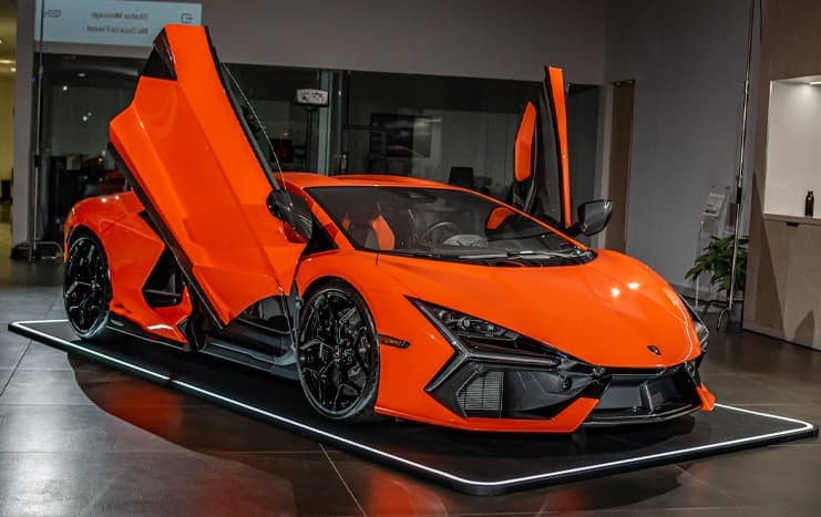Lamborghini Revuelto
